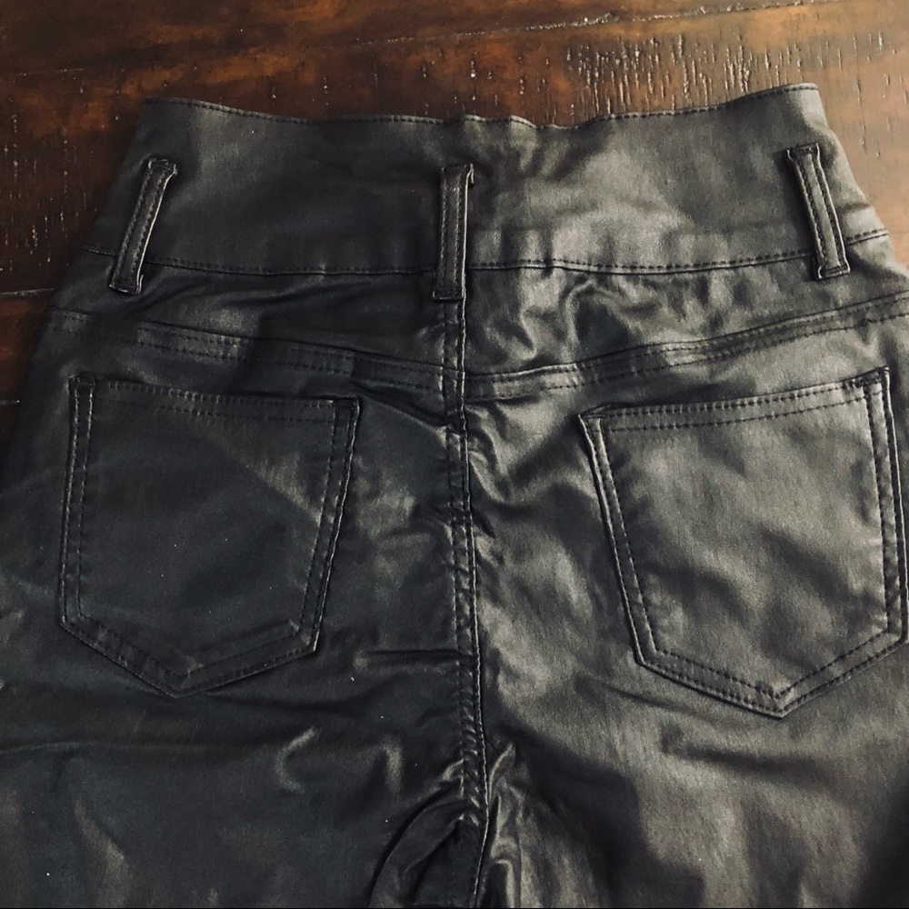 Jeans - Black Leather Look - Picture 5 of 7